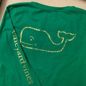 NWOT Vineyard Vines Vintage Whale Long Sleeve